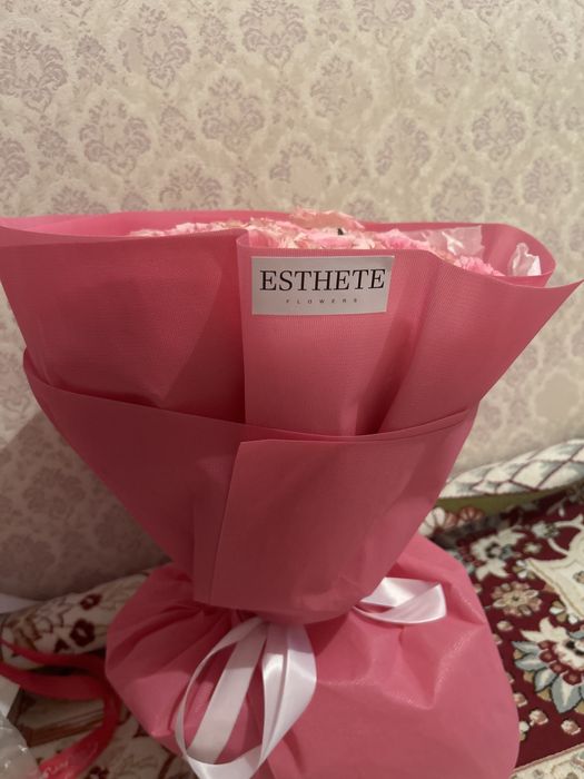 Свежые цветыы ночью подарили