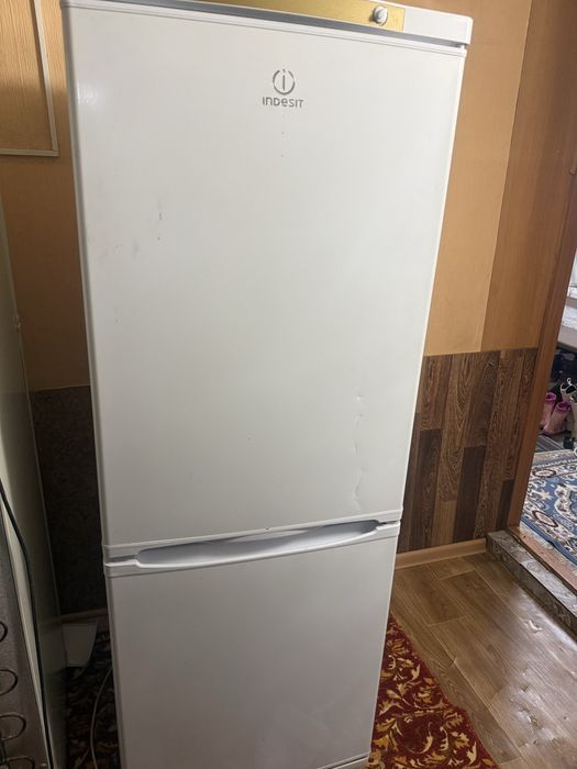 Продам холодильник