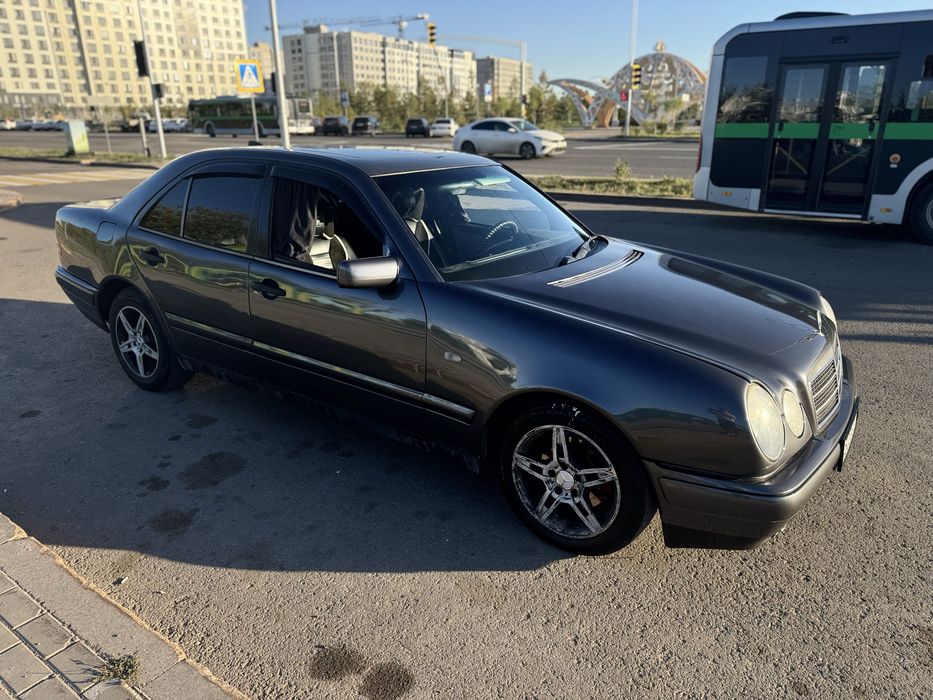 Продам мерседес W210 в хорошем состояний