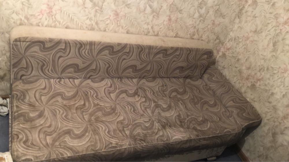 Отдам даром диваны