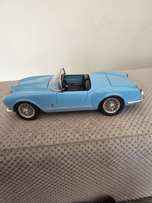 Macheta metalica Lancia Aurelia b24 spider burago scara 1:18