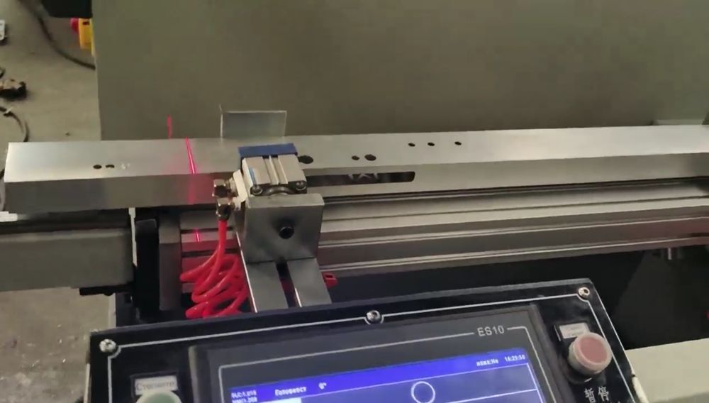 CNC фреза за всички видове цветни метали-алуминий, PVC, дърво, дограма