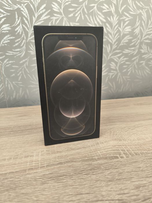 Кутия за Iphone 12 pro max Gold