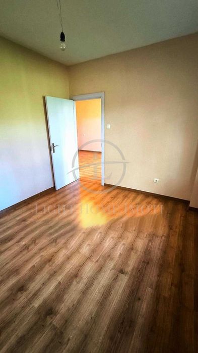 Продава се Двустаен апартамент в Пловдив, Тракия - 50 кв.м за 2240 €/кв.м - Снимка #2