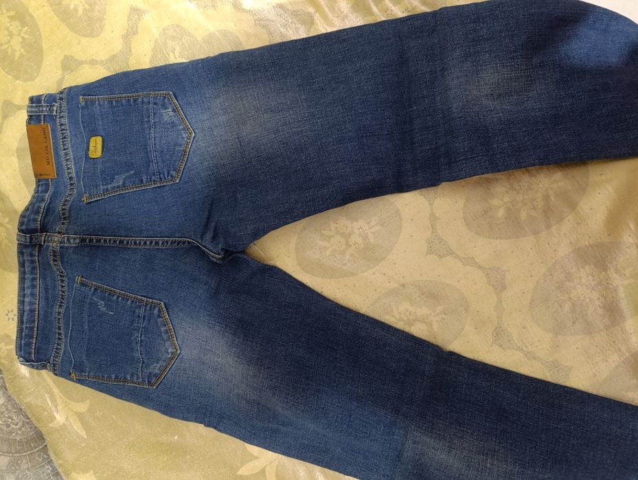 Джинсы в отличном состояние