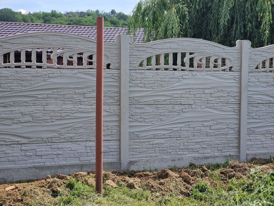 Vând gard din beton