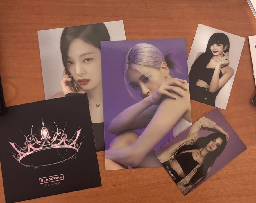 BLACKPINK  THE ALBUM
Без забележки, само е отварян 
 Фотокнига с твърд