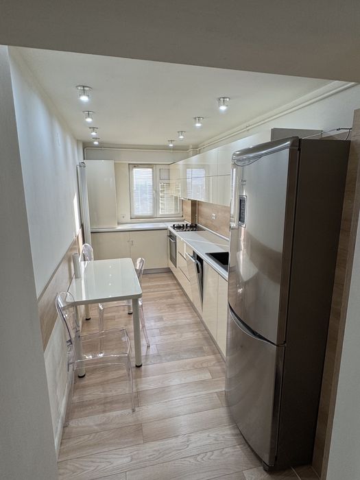De închiriat: Apartament 3 camere, decomandat – Zona Centrală, Slatina