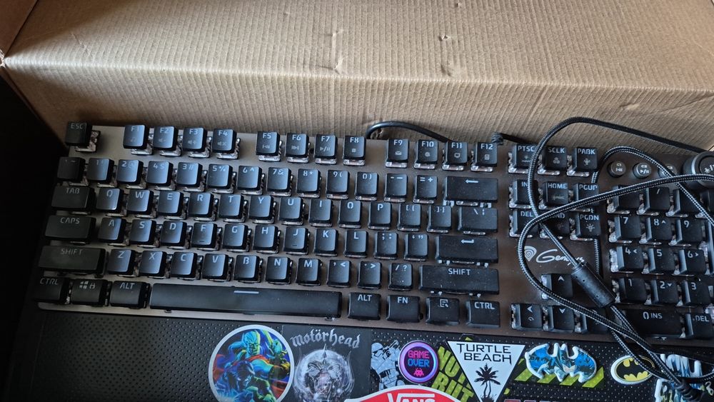 Casti si tastatura de gaming