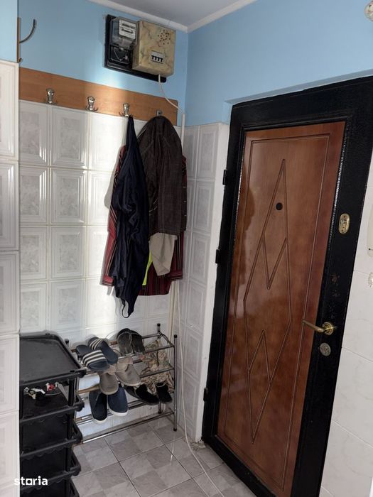 Vând apartament 2 camere, decomandat, zona Vidin