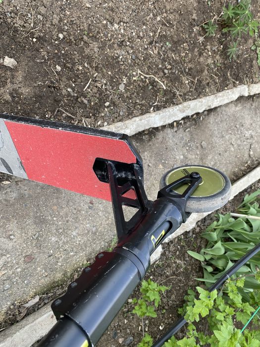 Самокат трюковой. Самокат для трюков. Tech team zorg.