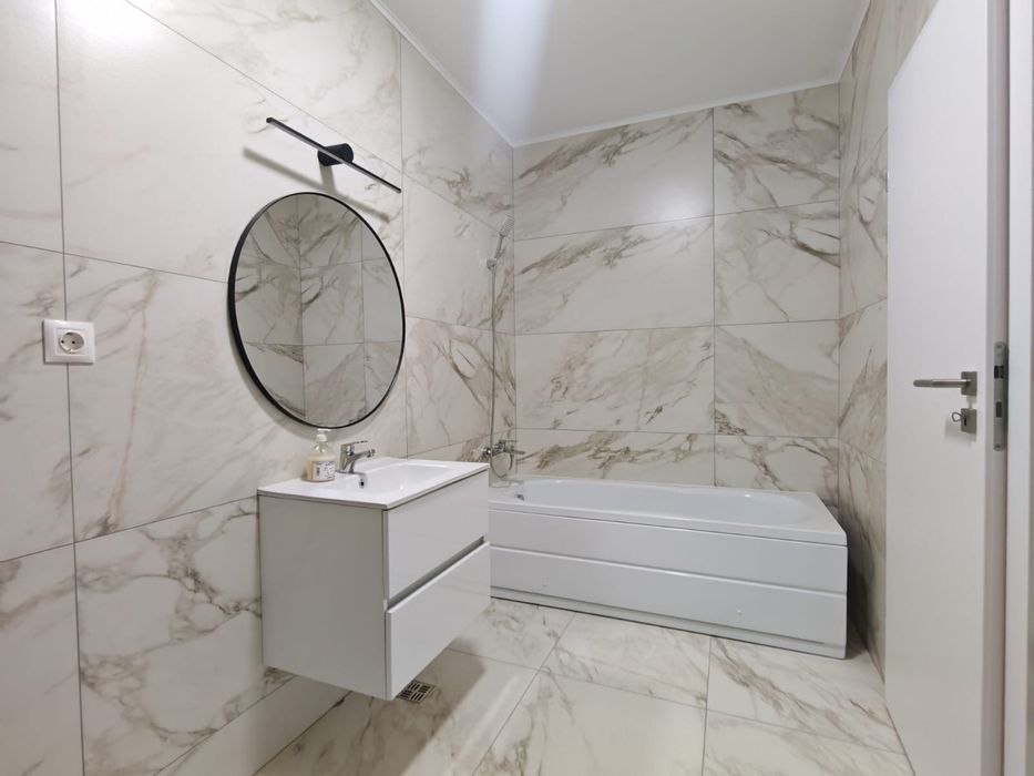 Inchiriez apartament 3 camere