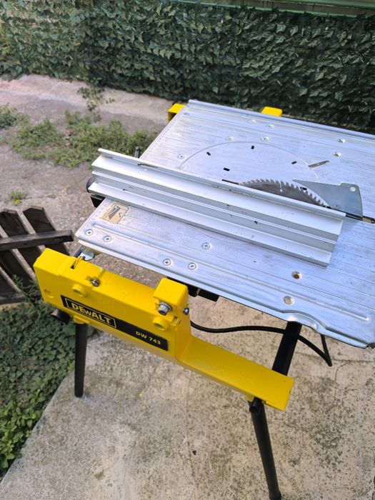Комбиниран циркуляр и пендула DeWALT DW743 , 2000W