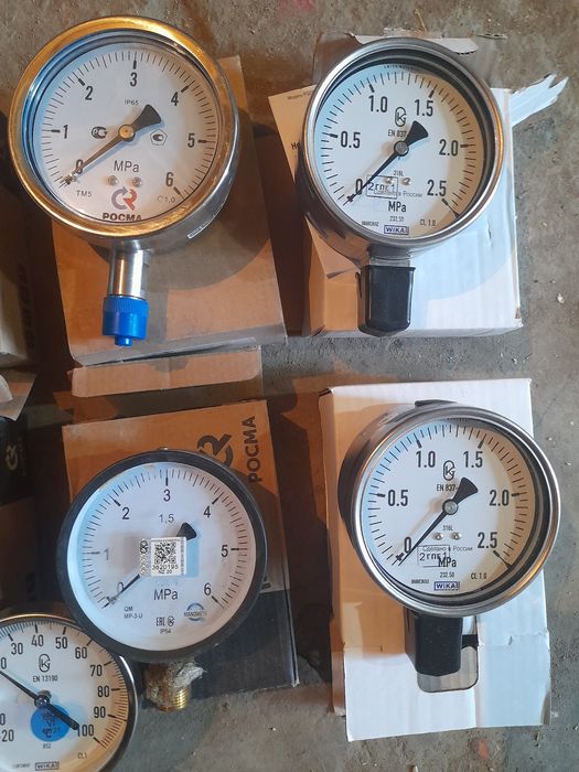 Продам манометры от 2,5 МПа до 6мпа. Резьба м 20 на 1,5.