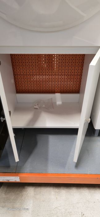 Mobilier baie, toate sunt noi