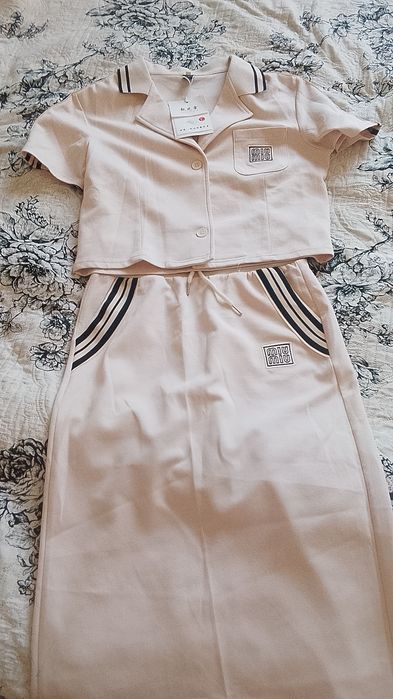 Продам женскую  двойку.