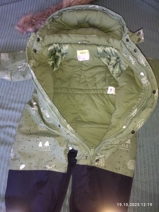 Продам зимний комбинезон размер 92