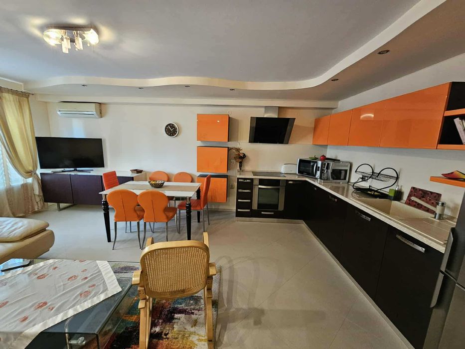 Дава се под наем Тристаен апартамент в Варна, Червен площад - 105 кв.м за 997.05 € - Снимка #5