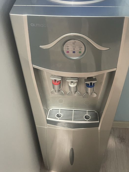 Кулер для воды Almacom
