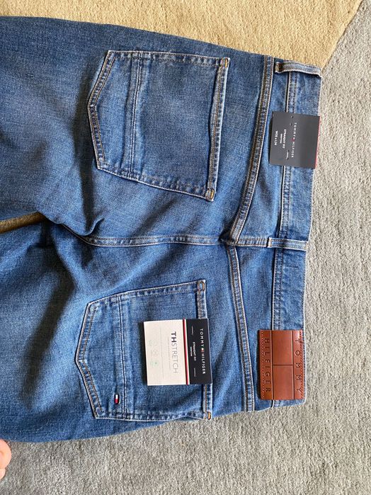 Дънки "Tommy Hilfiger"