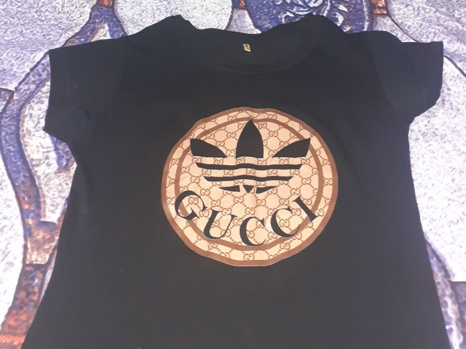 Дамски тениски и къс панталон