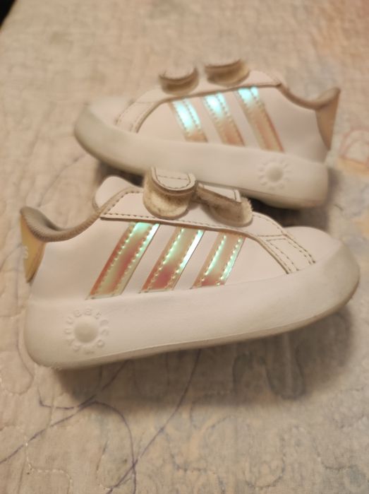Adidași fetiță mărimea 20 Adidas