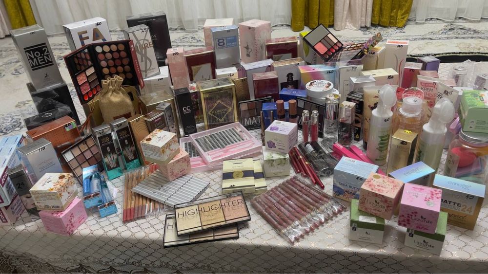 Bizda arzon narxda optom narxda ayollar va erkaklar uchun atir parfyum