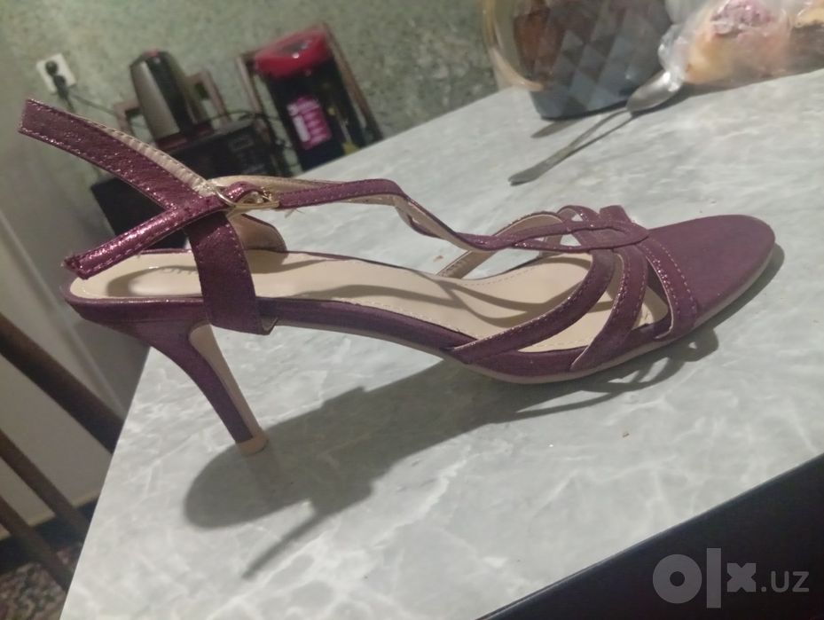 Продам босоножки 40-41