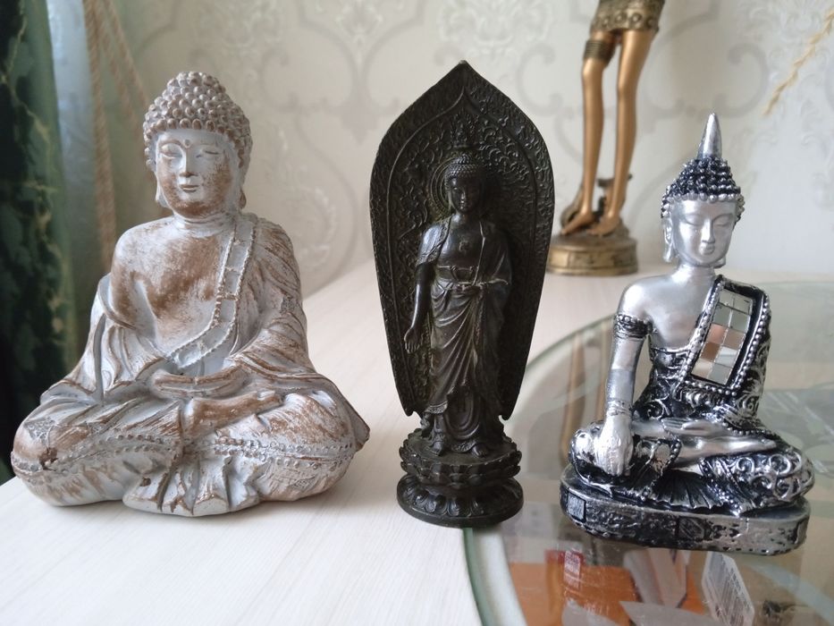Статуэтки буддийских богов