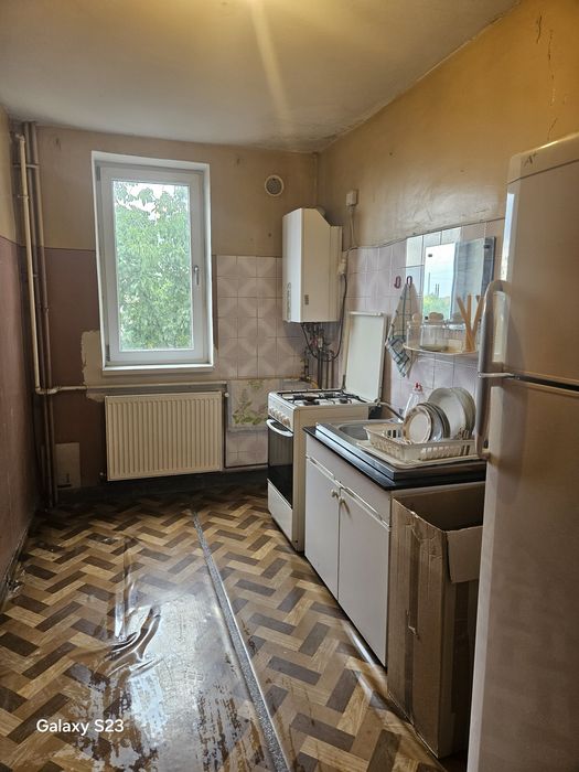 Vand apartament 3 camere
