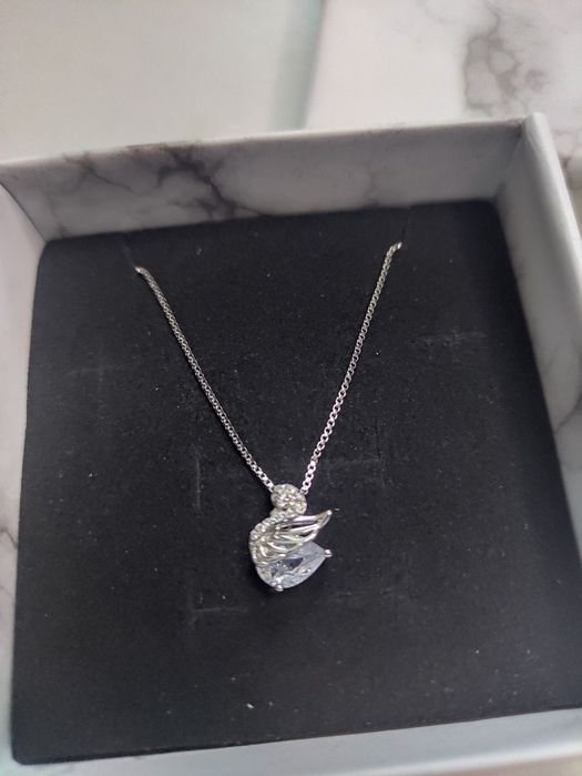 Сребърно колие Amelie с печат 925 + подаръчна кутийка