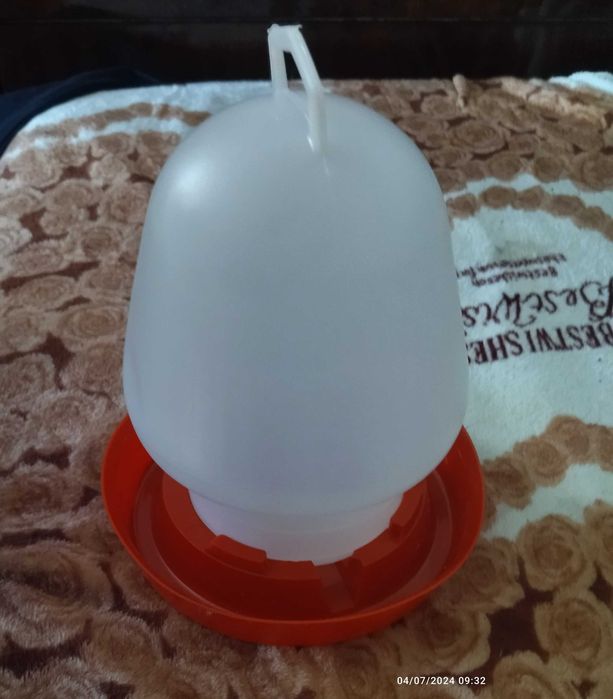 Хранилки за кокошки и пилета