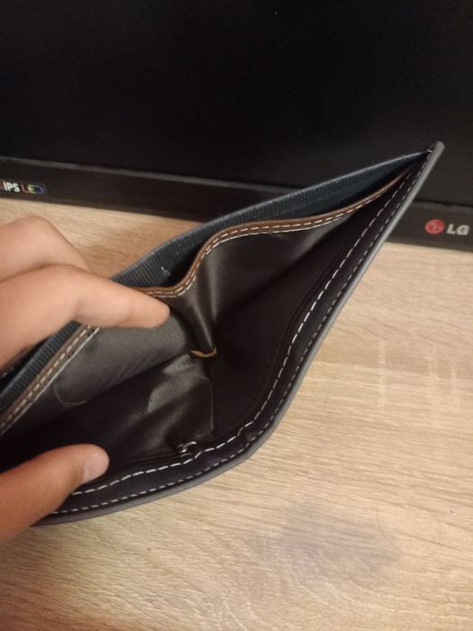 Vand portofel bogesi