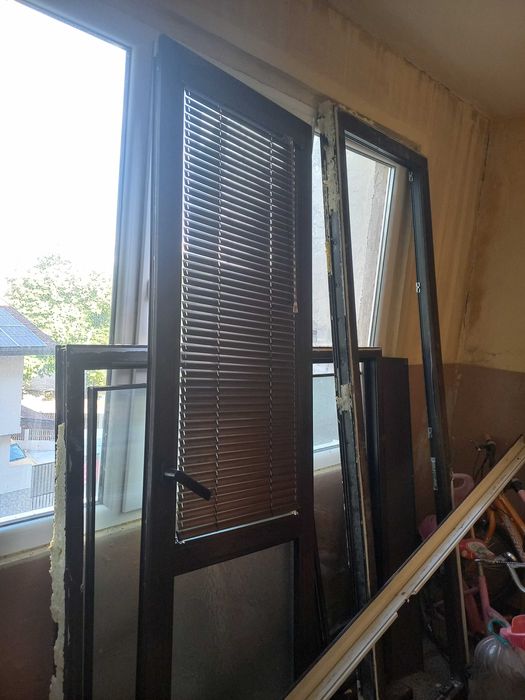 Продавам алуминиева дограма врата и прозорец