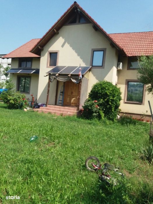 Vila 4 camere,3 bai, 2 balcoane, 1000 mp teren in Chiajna