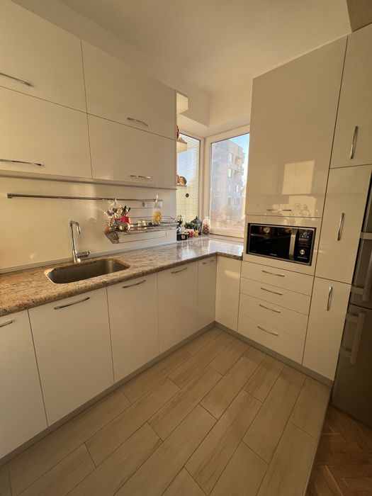 Продава се Тристаен апартамент в Хасково, Дружба 1 - 130 кв.м за 1500 €/кв.м - Снимка #2