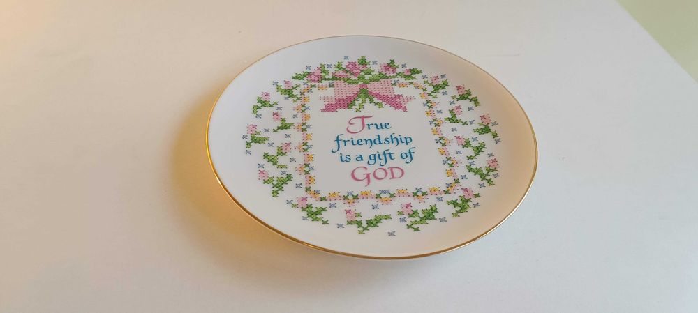 Декоративна чиния произведена в Япония