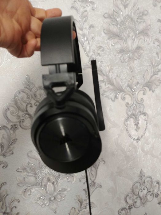 наушники  corsair hs55