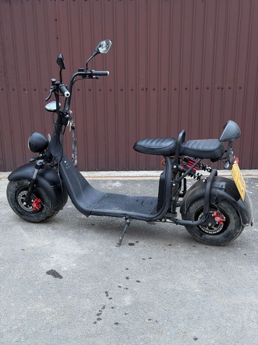 Vând Scuter Electric 2025