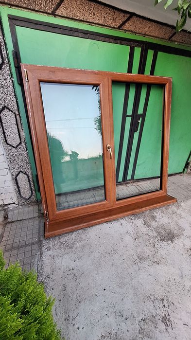 PVC дограма златен дъб