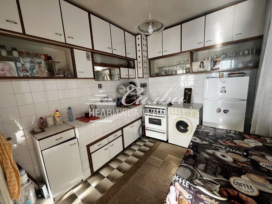 Продава се Многостаен апартамент в Шумен, Куршум чешма - 150 кв.м за 614 €/кв.м - Снимка #8