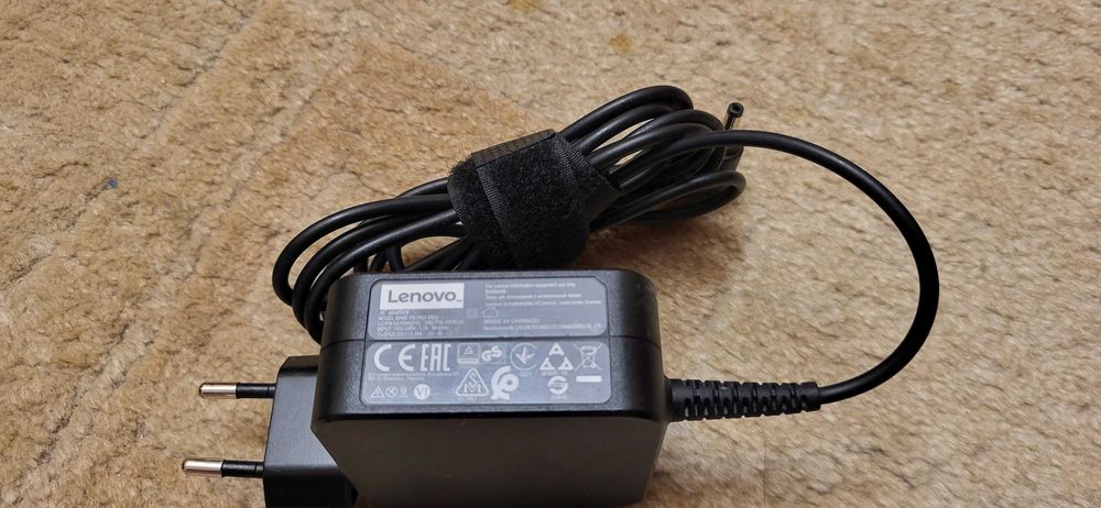 LENOVO incarcator 20V-2.25A mufa subtire fuctional