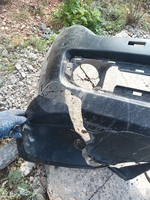 Продам передний бампер Pajerо 4