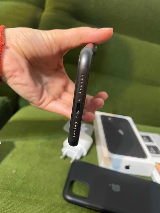 iPhone 11 128 gb черен black перфектен