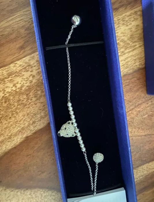 оригинална нова Swarovski гривна
