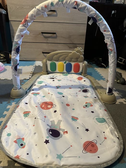 Сензорна игра за бебе с постелка