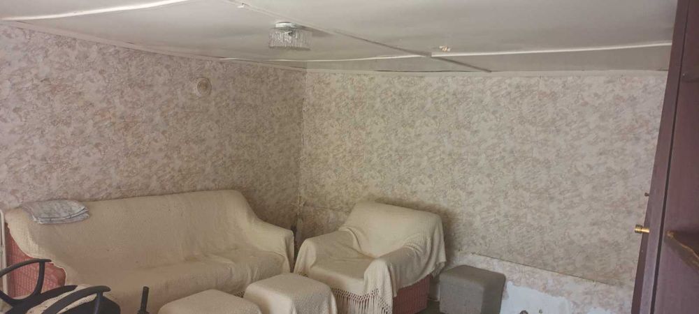 Къща с голям двор в Смин