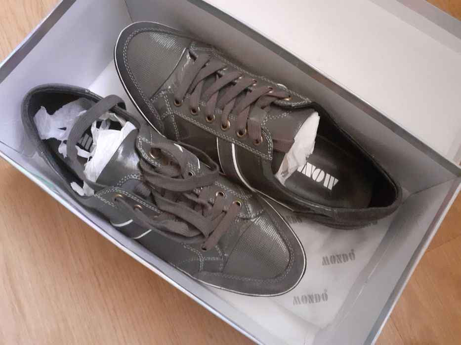 Vând Pantofii Piele Noi, nr 41, 42.