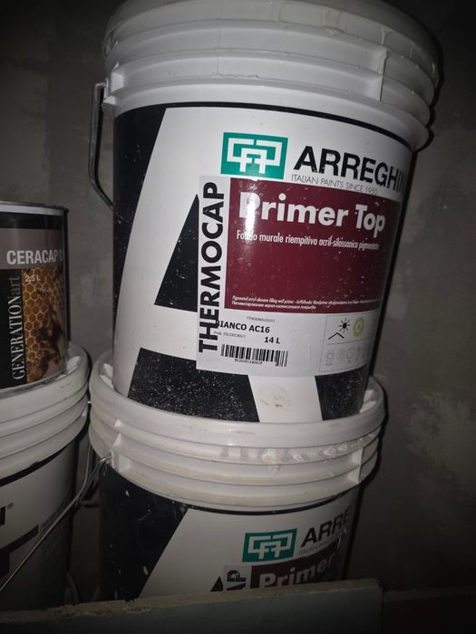 Primer Top — bu akril-siloksan smolalari asosida tayyorlangan, pigment