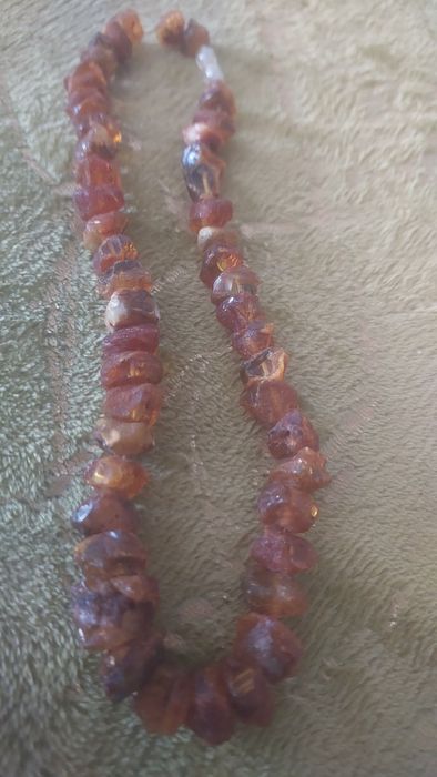 Продаю натуральный лунный камень